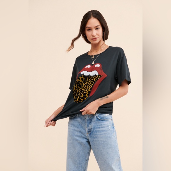 ✨sold✨DAYDREAMER Stones Flocked Leopard Tongue Tee - Picture 2 of 7